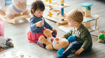 Bambino + Sviluppo del Bambino + Ricerca di Attenzione